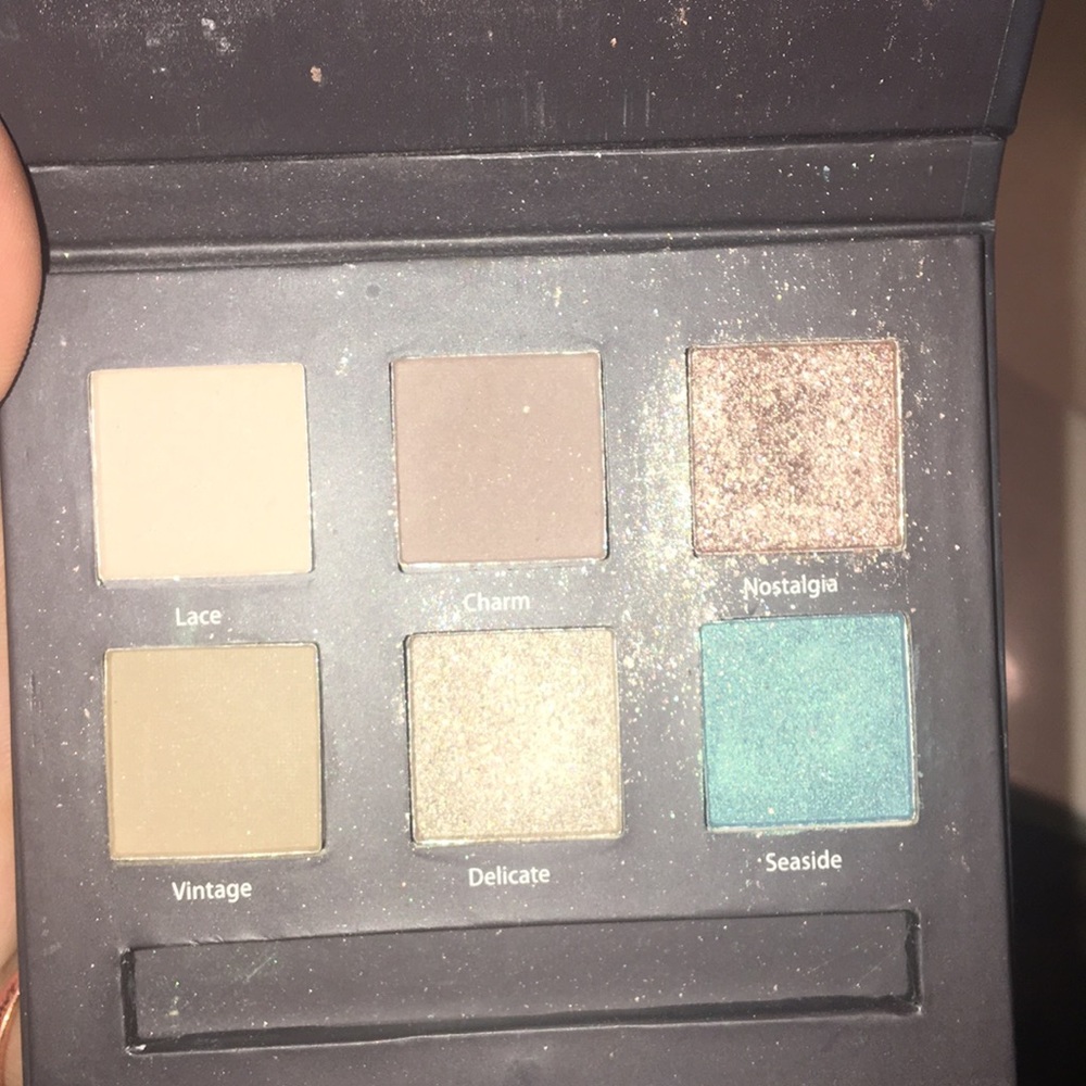 eye shadow palette